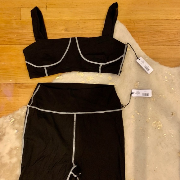 BNWT WeWoreWhat Workout Set - Picture 3 of 6